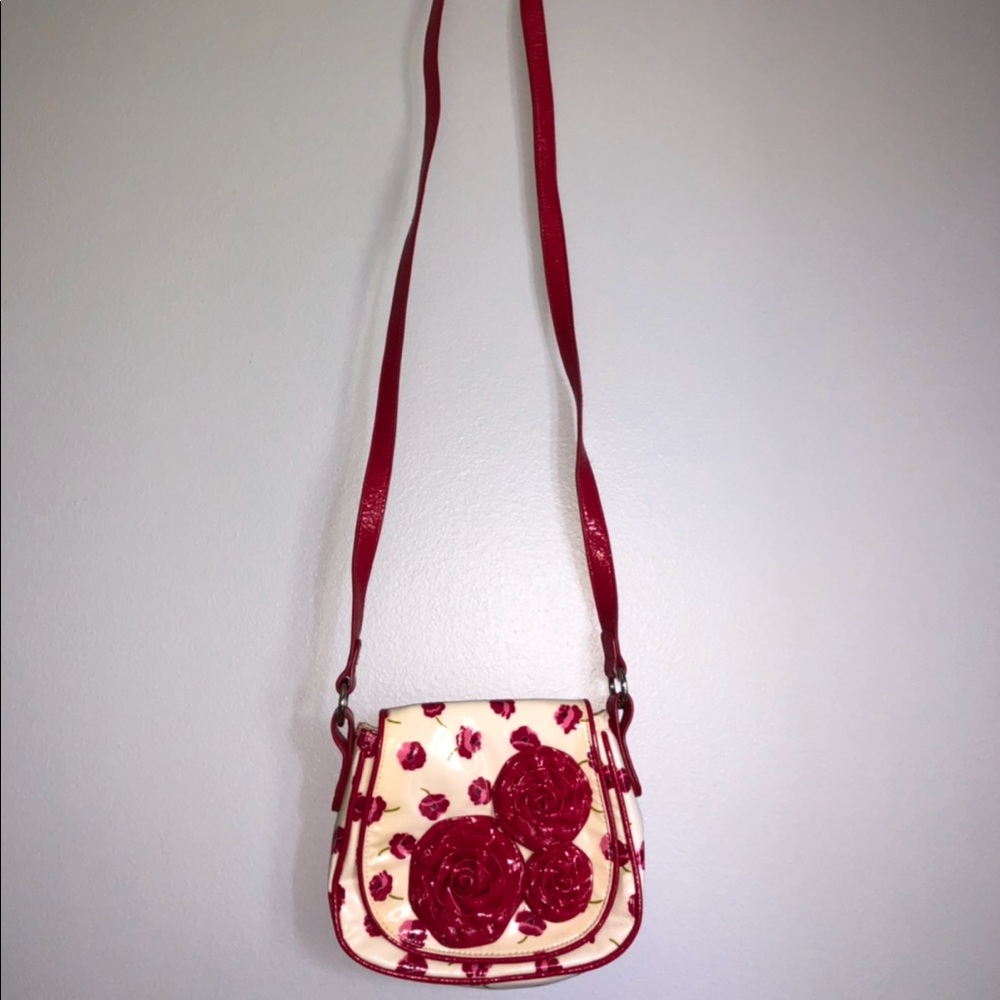 Cross body, rose Vera Bradly purse!! super cute!